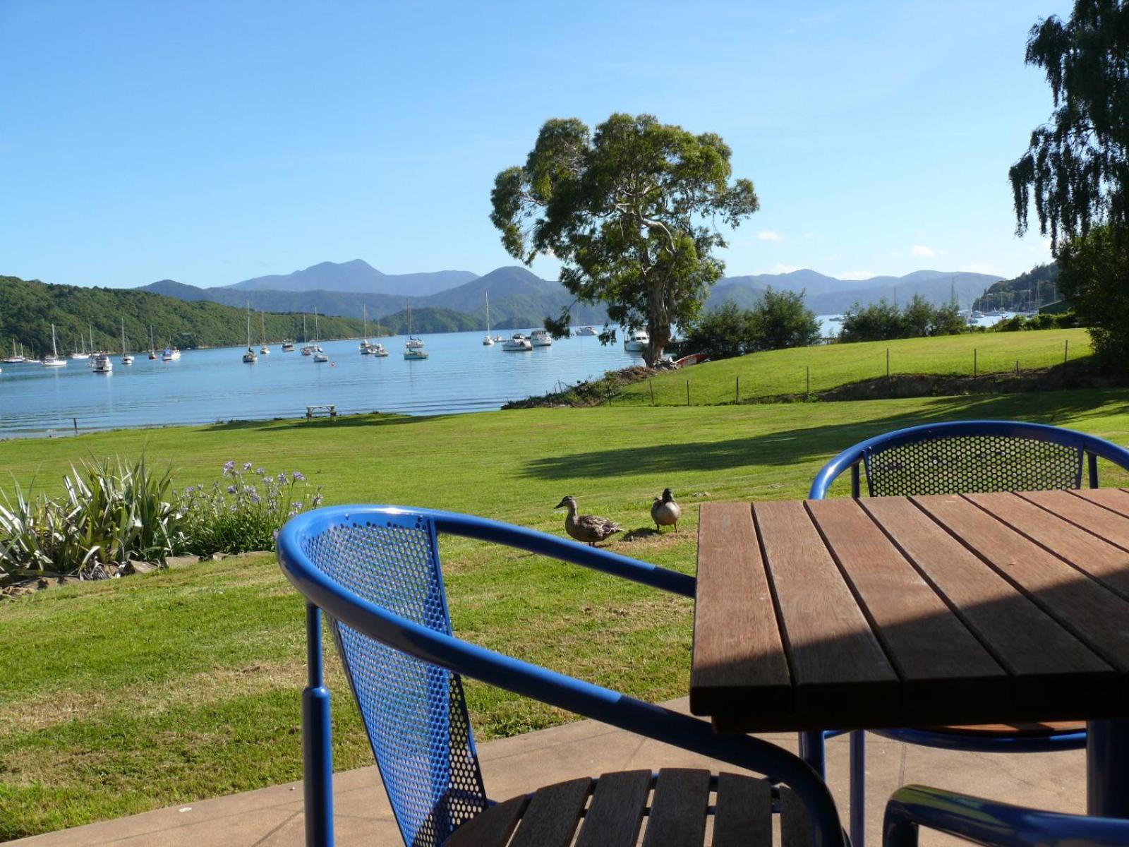 Bay Vista Waterfront Motel Picton Zewnętrze zdjęcie